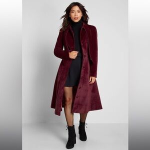 Modcloth X Collectif Living In Luxury Velvet "Lena" Coat in BURGUNDY